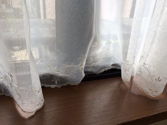 裾はウエイトテープ仕上げです