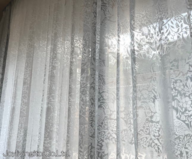 いちご泥棒シアー2倍ヒダオーダーカーテン納品(長岡京市住宅)