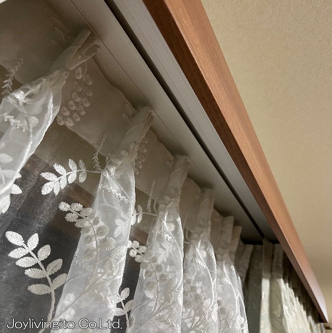 TOSO社カーテンレール、グラビエンス+オーダーカーテン（川島セルコン、マナトレーディング）