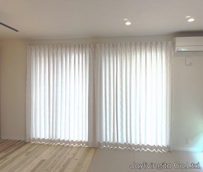 陽当たりの良いリビング2間窓へ東リ社オーダーカーテン納品
