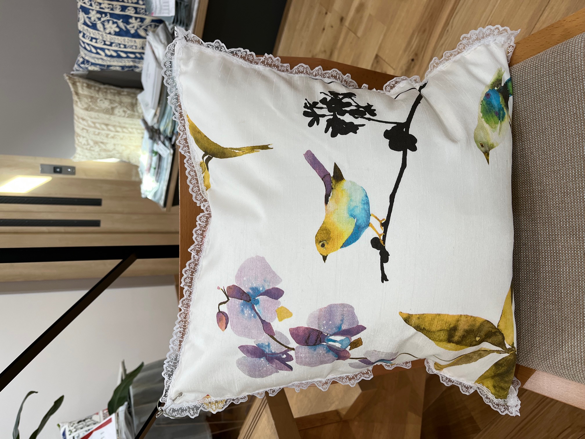 クッションカバー（中身、送料込み）