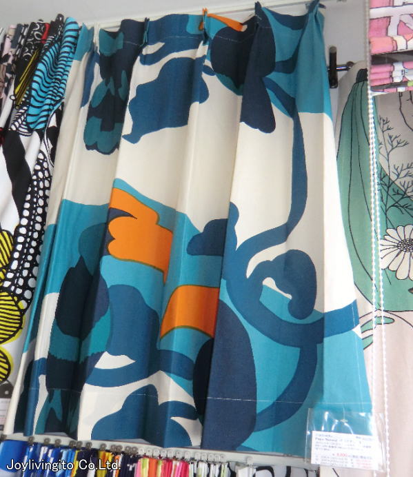 マリメッコ、カーテン生地（1，5倍ヒダのカーテンにて入荷、展示しております。）京都のカーテン専門店ジョイリビングイトオ